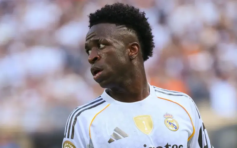 اتخذ هذا القرار! .. وكيل فينيسيوس جونيور يرد رسميًا على انتقال نجم ريال مدريد إلى الأهلي